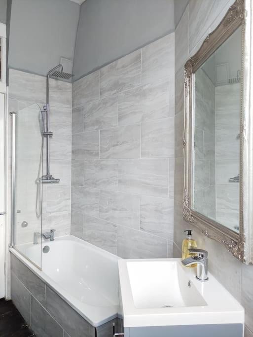 Beautiful Georgian New Town 2 Bed Apartment Edinburgh Luaran gambar